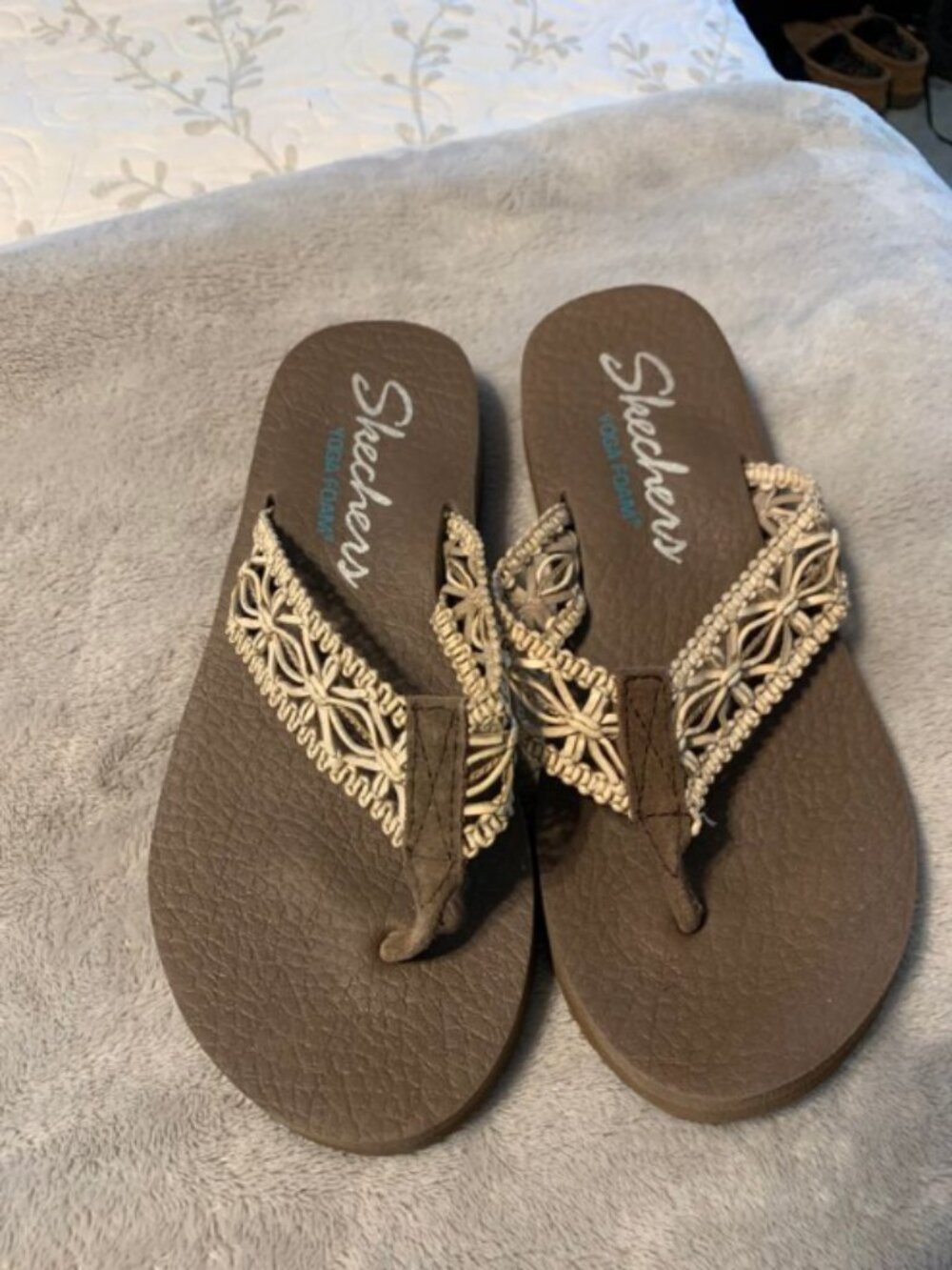 Skechers Yoga Foam Embellished Flip Flop Sandals Women's Size 7